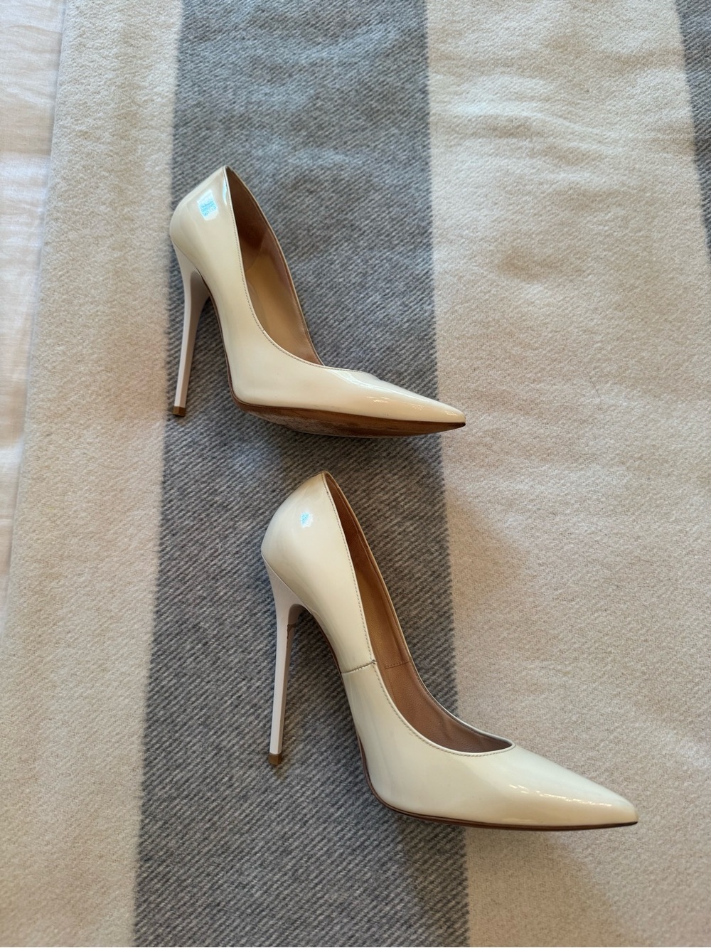 Jimmy Choo Classic Ivory Patent Pointed-Toe Stiletto Pumps